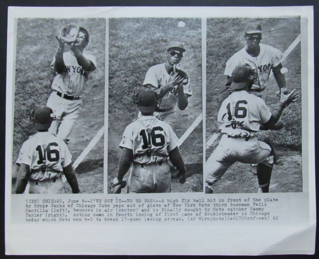 1962 Wrigley Field MLB Baseball Wire Photo Chicago Cubs vs NY Mets - Ernie Banks