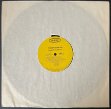 Load image into Gallery viewer, 1964 Dave Clark Five Original Band Members Autographed Record Signed x5 LOA

