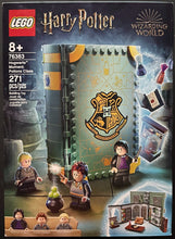 Load image into Gallery viewer, 2022 Harry Potter Lego Set 76383 Hogwarts Moment: Potions Class NIB
