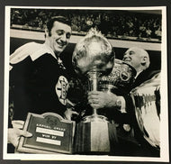 1969-70 Phil Esposito Wins Art Ross Trophy Press News Photo Bruins Superstar