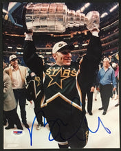 Load image into Gallery viewer, 1998-99 Brett Hull Autographed Dallas Stars Stanley Cup NHL Hockey Photo PSA DNA
