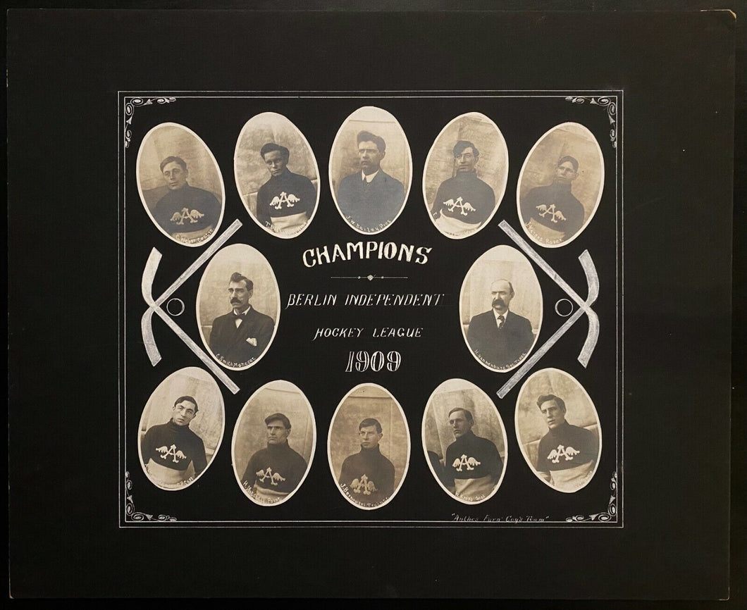1909 Berlin Ontario Champion Hockey Team Cabinet Master Studio Photo Vintage Old