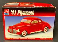 AMT ERTL 1941 Plymouth Scale 1:25 Model Car Kit Vintage Automobile