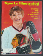 1970 Sports Illustrated Magazine Blackhawks Keith Magnuson Cover (1947 - 2003)