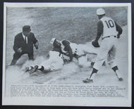 1962 Crosley Field MLB Baseball Wire Photo Cincinnati - SF Giants Cardenas Pagan