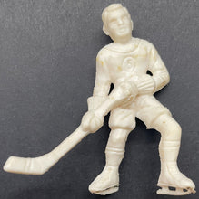 Load image into Gallery viewer, 1956 - 1957 Set of 8 Kelloggs Corn Flakes Premium Plastic Hockey Men Vintage NHL
