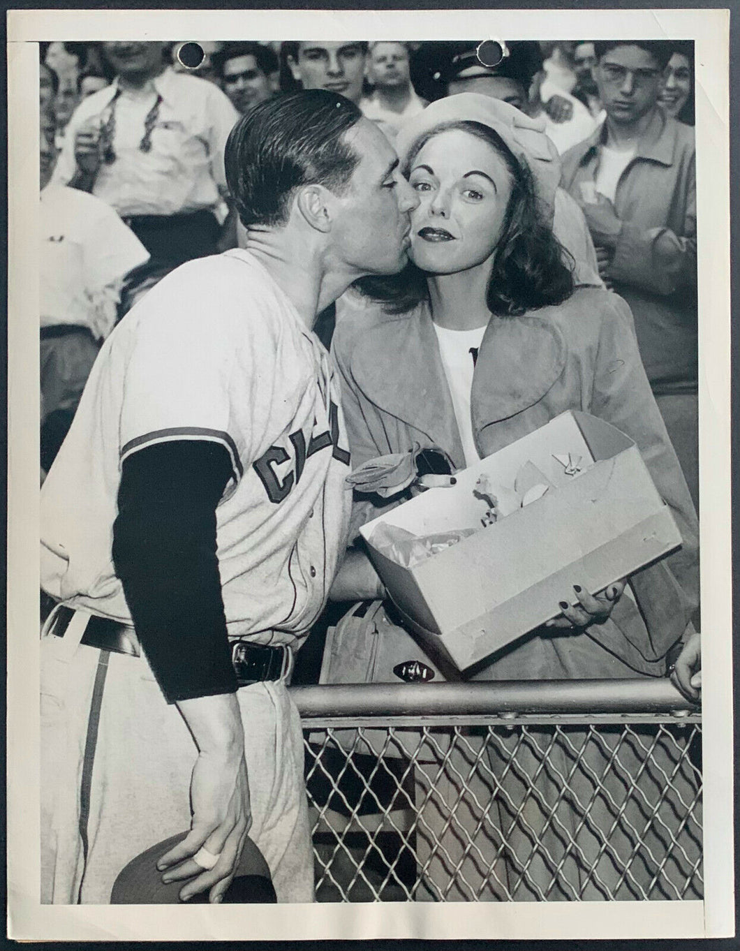 1943 International News Press Photo Bob Feller Award Sports Father Of The Year