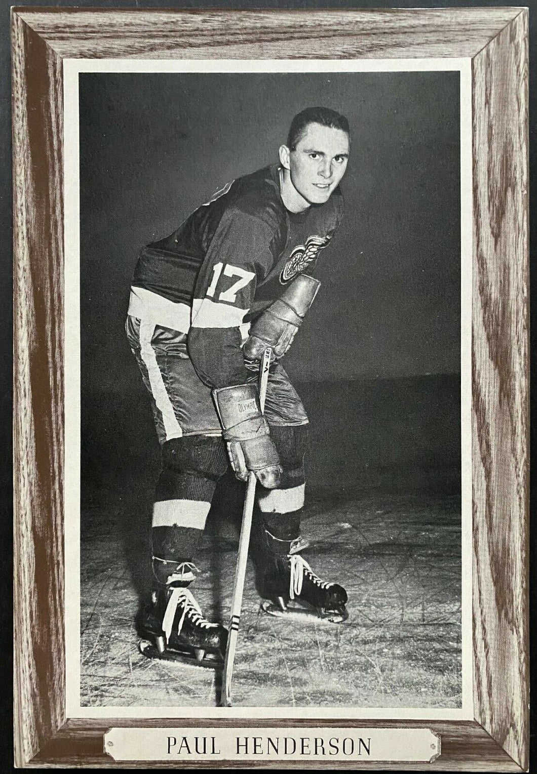 1964-1967 NHL Hockey Bee Hive Premium Detroit Red Wings Paul Henderson Photo
