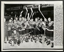 Load image into Gallery viewer, 1958 Vintage Hockey Wire Photo Touring Soviet Union Team Madison Square Garden
