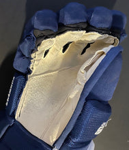 Load image into Gallery viewer, 2022 Steven Stamkos Playoff Game Worn Bauer Gloves Photo Matched Tampa Bay NHL
