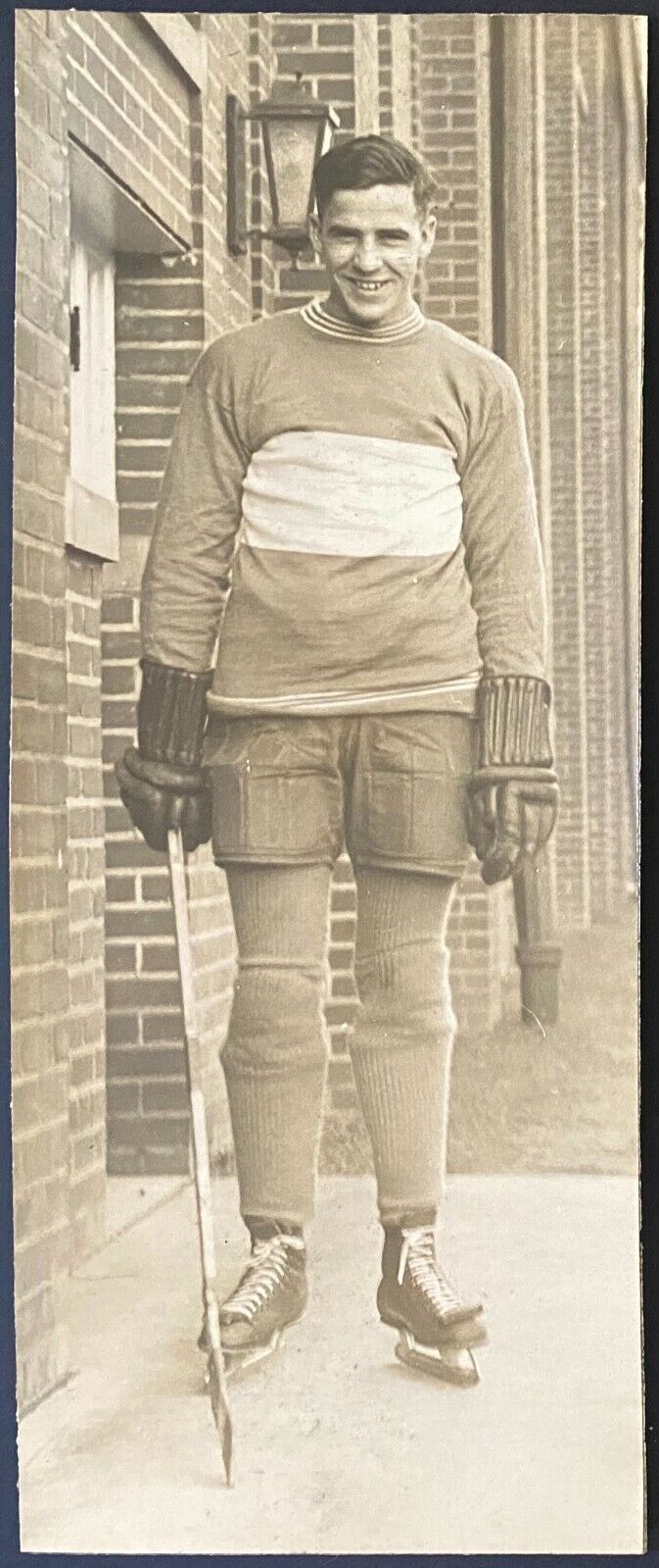 1920s Vintage Type 1 Hockey Player Photo Stamped Toronto Photographer HH Menzie