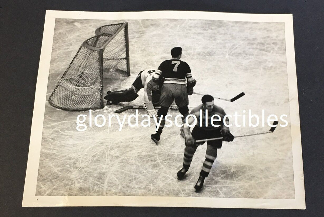 1939 New York Americans vs Rangers Wire/Press PHOTO Vtg Hockey Last Game Season