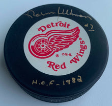 Load image into Gallery viewer, Norm Ullman Signed Detroit Red Wings NHL Hockey Puck Autographed In Glas Co
