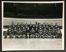 Load image into Gallery viewer, 1949-50 Detroit Red Wings NHL Stanley Cup Champions Team Photo Gordie Howe
