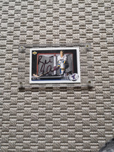 Load image into Gallery viewer, Autographed Brett Hull Upper Deck Card
