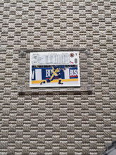 Load image into Gallery viewer, Autographed Brett Hull Upper Deck Card
